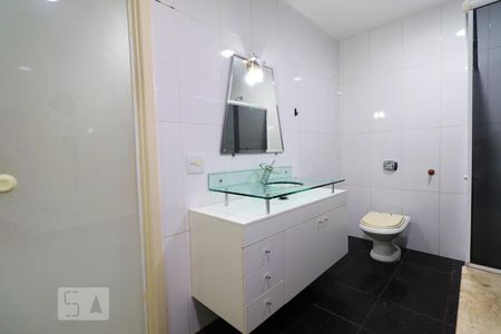 Casa de condomínio à venda com 480m², 3 quartos e 3 vagasBanheiro da Suíte 2