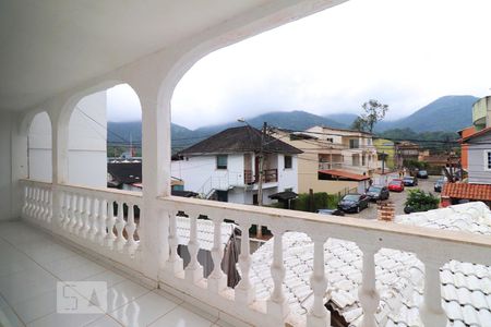 Casa de condomínio à venda com 480m², 3 quartos e 3 vagasVista