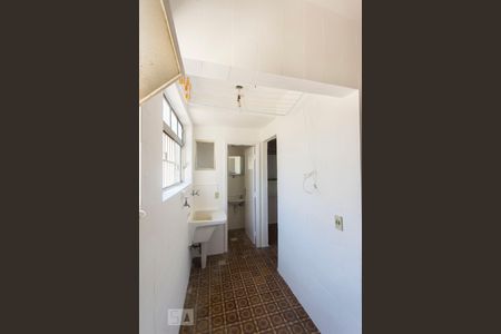 Apartamento para alugar com 75m², 2 quartos e sem vagaArea de serviço