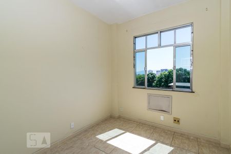 Quarto 2 de apartamento à venda com 4 quartos, 65m² em Olaria, Rio de Janeiro