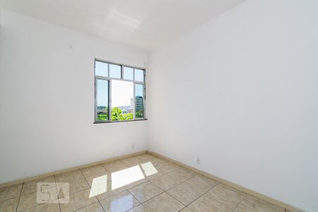 Sala de apartamento à venda com 4 quartos, 65m² em Olaria, Rio de Janeiro