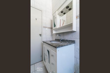 Apartamento à venda com 65m², 4 quartos e 1 vaga Apartamento à venda com 65m², 4 quartos e 1 vagaBanheiro - Armários