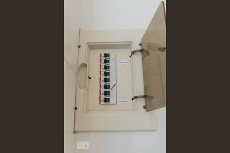 Apartamento à venda com 65m², 4 quartos e 1 vaga Apartamento à venda com 65m², 4 quartos e 1 vagaQuadro de luz