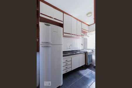 Cozinha de apartamento à venda com 2 quartos, 54m² em Vila Sílvia, São Paulo