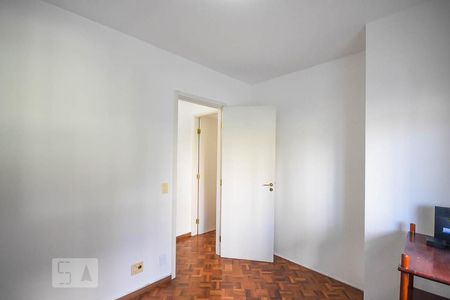 Quarto  de apartamento para alugar com 2 quartos, 68m² em Paraíso do Morumbi, São Paulo