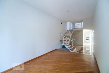 Sala de Estar de casa para alugar com 4 quartos, 300m² em Vila Regente Feijó, São Paulo