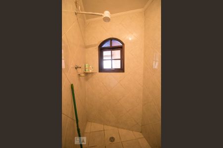 Casa à venda com 250m², 4 quartos e 4 vagas Casa à venda com 250m², 4 quartos e 4 vagasBanheiro Suite