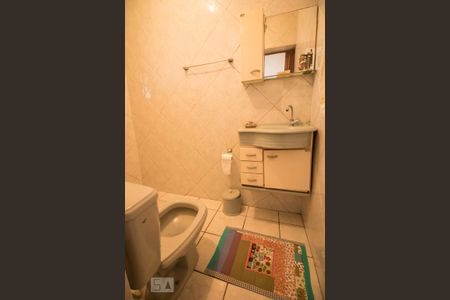 Casa à venda com 250m², 4 quartos e 4 vagas Casa à venda com 250m², 4 quartos e 4 vagasBanheiro Suite