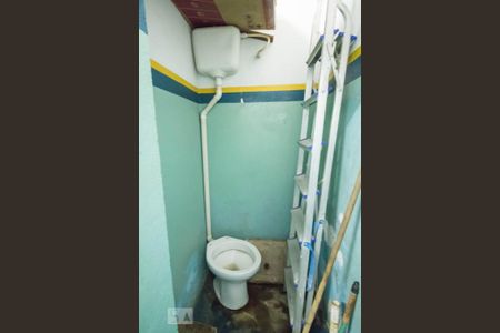 Casa à venda com 250m², 4 quartos e 4 vagas Casa à venda com 250m², 4 quartos e 4 vagasLavabo Garagem