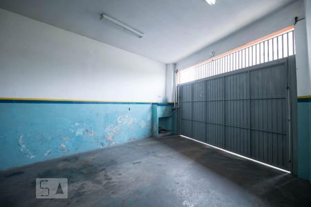 Casa à venda com 250m², 4 quartos e 4 vagas Casa à venda com 250m², 4 quartos e 4 vagasGaragem