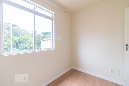 Quarto 1 de apartamento para alugar com 2 quartos, 47m² em Santa Cândida, Curitiba