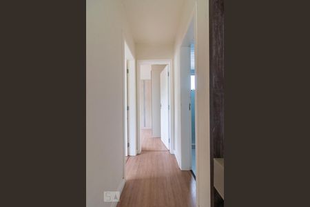 Corredor de apartamento para alugar com 2 quartos, 47m² em Santa Cândida, Curitiba