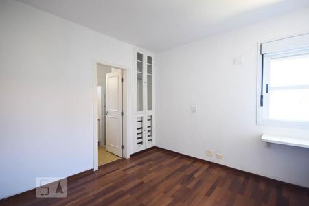 Casa de condomínio à venda com 456m², 3 quartos e 4 vagasSuíte 1