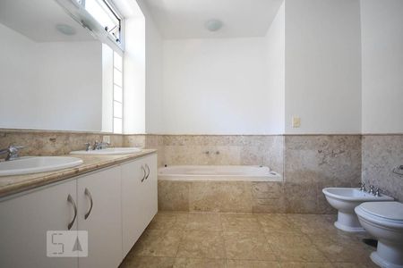 Casa de condomínio à venda com 456m², 3 quartos e 4 vagasBanheiro Suíte 3