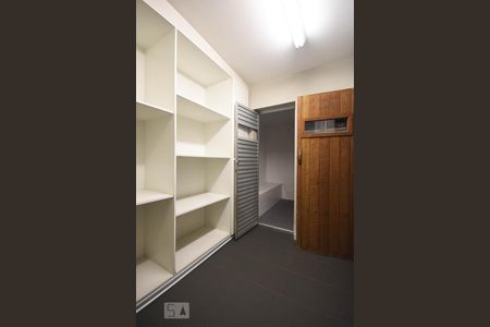 Casa de condomínio à venda com 456m², 3 quartos e 4 vagasSauna