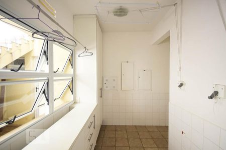 Casa de condomínio à venda com 456m², 3 quartos e 4 vagasÁrea de Serviço