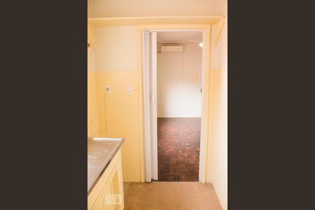 Cozinha de kitnet/studio para alugar com 1 quarto, 25m² em Centro Histórico, Porto Alegre
