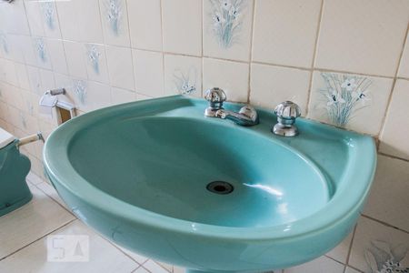 Casa à venda com 100m², 2 quartos e sem vagaBanheiro