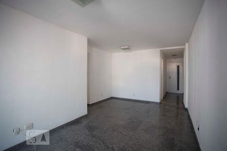Apartamento para alugar com 120m², 2 quartos e 2 vagasSala