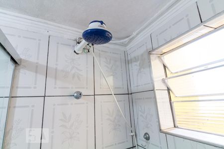 Casa à venda com 80m², 2 quartos e 1 vagaChuveiro