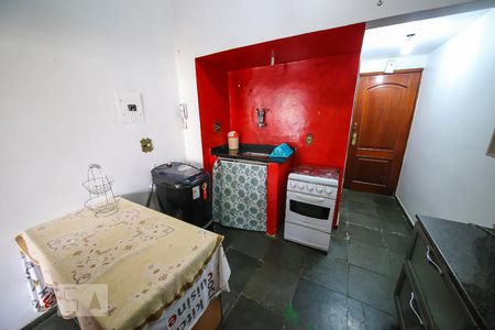 Sala de kitnet/studio à venda com 1 quarto, 36m² em Avenida Ernani do Amaral Peixoto, Niterói