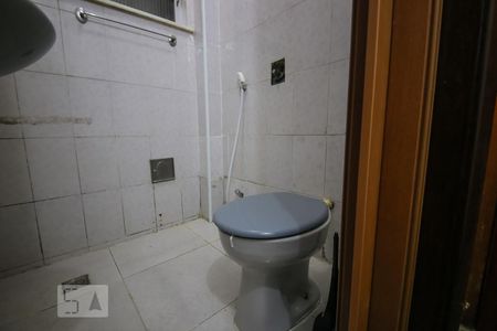 Banheiro de kitnet/studio à venda com 1 quarto, 36m² em Avenida Ernani do Amaral Peixoto, Niterói