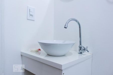 Banheiro de kitnet/studio para alugar com 1 quarto, 22m² em Vila Mariana, São Paulo