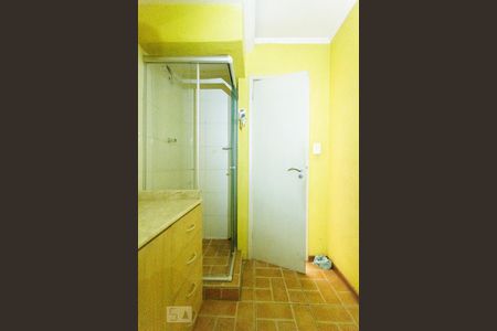 Banheiro de apartamento à venda com 3 quartos, 100m² em Rio Branco, Porto Alegre