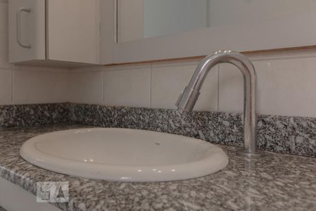 Banheiro  de apartamento para alugar com 2 quartos, 57m² em Bosque da Saúde, São Paulo