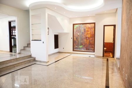 Sala de casa para alugar com 4 quartos, 399m² em Vila Osvaldo Rosa, Goiânia