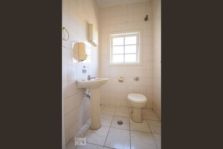 Casa à venda com 240m², 4 quartos e sem vagaLavabo