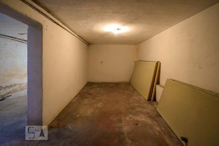 Casa à venda com 240m², 4 quartos e sem vagaPorão