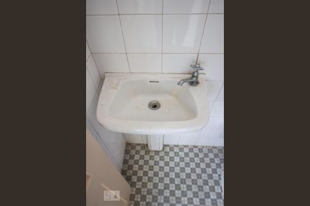 Banheiro serviço detalhe de apartamento para alugar com 2 quartos, 107m² em Paraíso, São Paulo