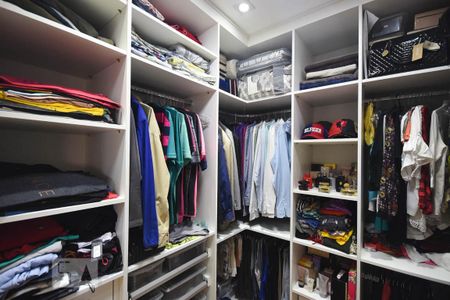 Apartamento para alugar com 133m², 3 quartos e 2 vagas Apartamento para alugar com 133m², 3 quartos e 2 vagasArmário da Suíte 3