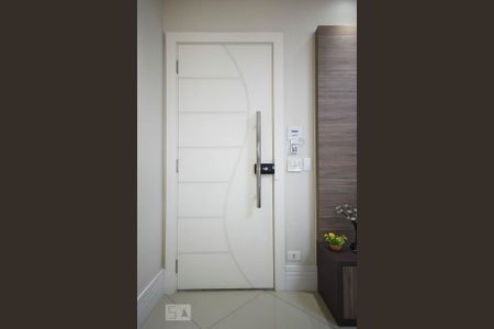 Porta com Fechadura Eletrônica de apartamento para alugar com 3 quartos, 133m² em Parque Reboucas, São Paulo