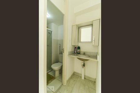 Banheiro de apartamento para alugar com 2 quartos, 60m² em Barra da Tijuca, Rio de Janeiro