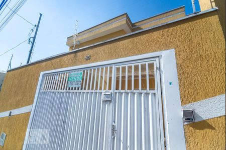 Casa à venda com 100m², 2 quartos e 3 vagasPortão