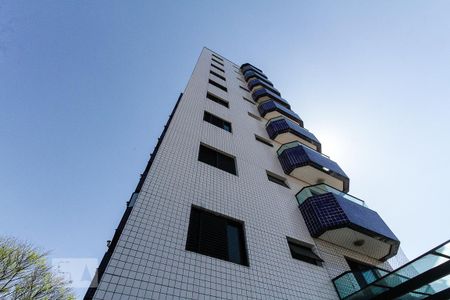 Apartamento para alugar com 76m², 3 quartos e 1 vaga Apartamento para alugar com 76m², 3 quartos e 1 vagafachada