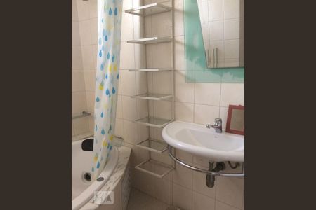 Banheiro 1 de casa para alugar com 3 quartos, 125m² em Vila Almeida, São Paulo