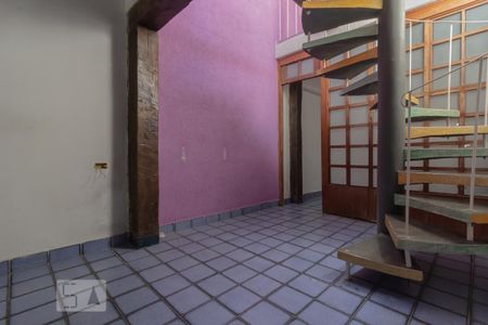 Acesso ao segundo andar de casa para alugar com 3 quartos, 110m² em Ipiranga, São Paulo