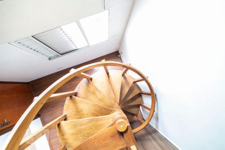 Casa de condomínio à venda com 135m², 3 quartos e 1 vagaEscada Mezanino Quarto 3