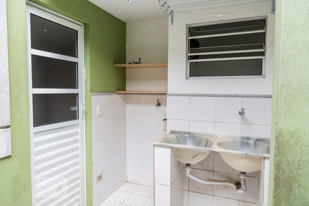 Casa de condomínio à venda com 135m², 3 quartos e 1 vagaQuintal