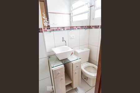 Casa de condomínio à venda com 135m², 3 quartos e 1 vagaBanheiro 2