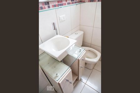 Casa de condomínio à venda com 135m², 3 quartos e 1 vagaBanheiro 2