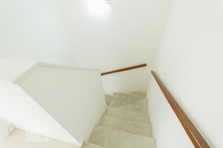Escada - Segundo Andar de apartamento para alugar com 2 quartos, 75m² em Taquara, Rio de Janeiro