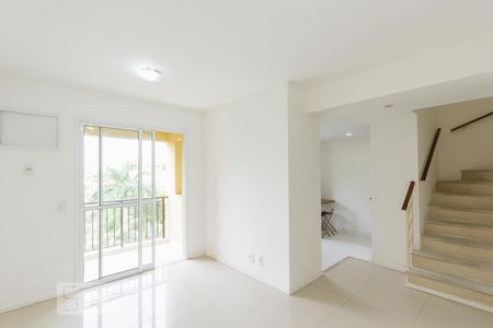 Sala (Primeiro Andar) de apartamento para alugar com 2 quartos, 75m² em Taquara, Rio de Janeiro