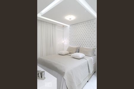 Apartamento à venda com 80m², 2 quartos e 2 vagasSuíte