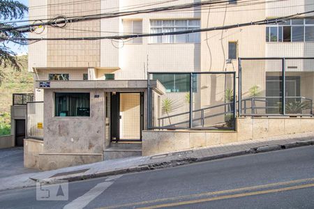 Apartamento à venda com 162m², 3 quartos e 2 vagasFachada
