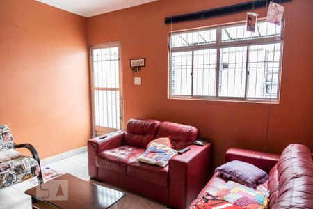 Sala de casa à venda com 3 quartos, 75m² em Vila Paranaguá, São Paulo