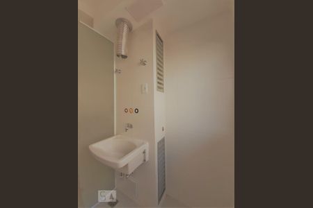 Área de Serviço de apartamento para alugar com 2 quartos, 56m² em Todos Os Santos, Rio de Janeiro